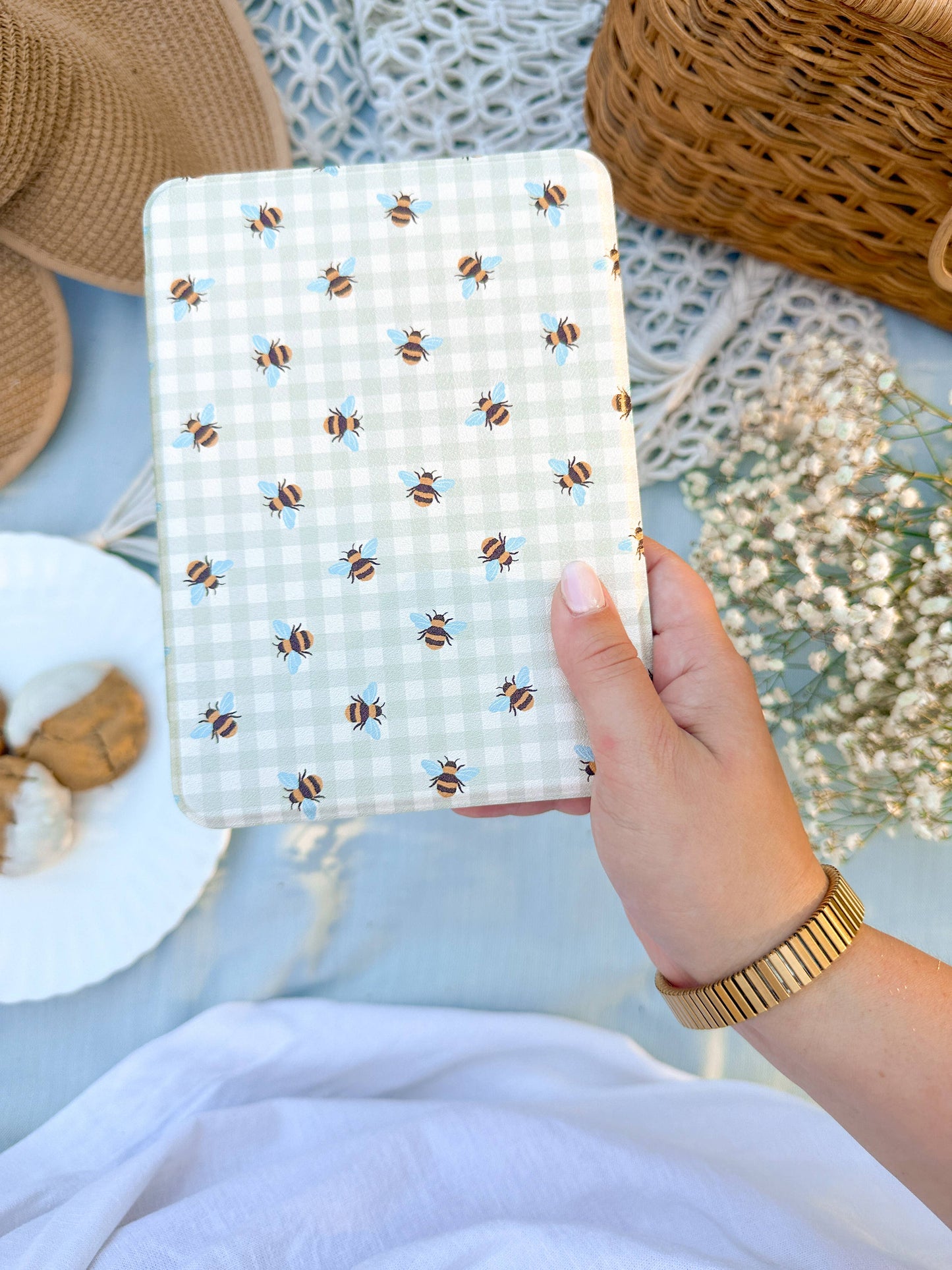 Gingham Bees Kindle Case